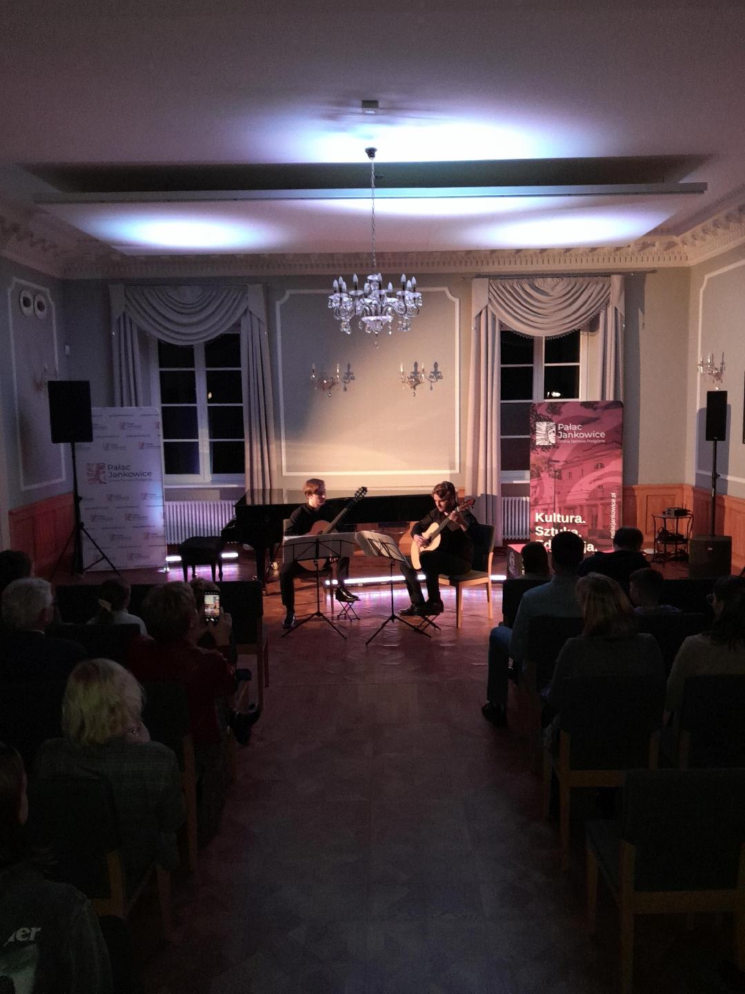 Warsztaty gitarowe i koncert Restilo Duo 24 XI 2025